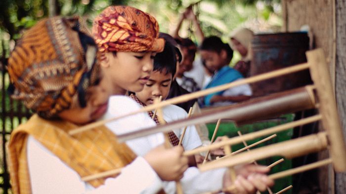 Berbagai Cara untuk Menjaga Kelestarian Bahasa Sunda di Jabar