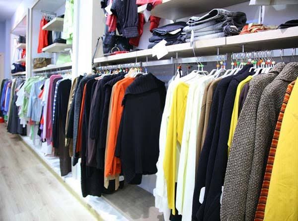 7 Rekomendasi Tempat Berburu Pakaian Vintage di Jakarta
