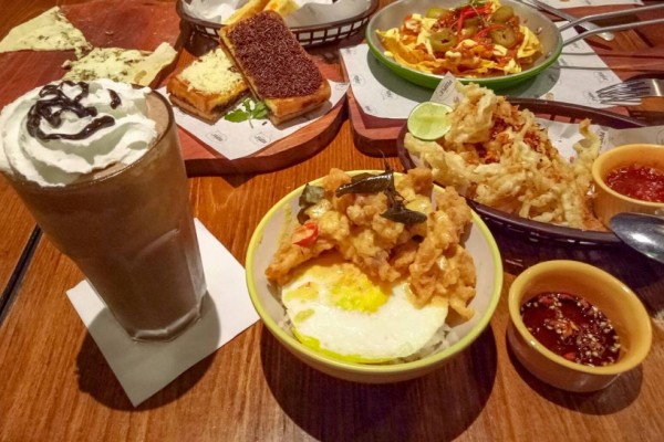Dijamin Enak, Ini 6 Menu yang Wajib Kamu Cobain di The People's Cafe!