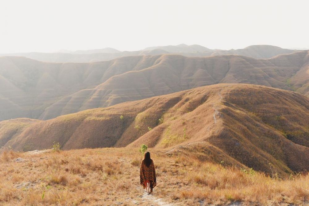 Indah Banget, Ini 10 Potret Pesona Bukit Hiliwuku di Pulau Sumba!