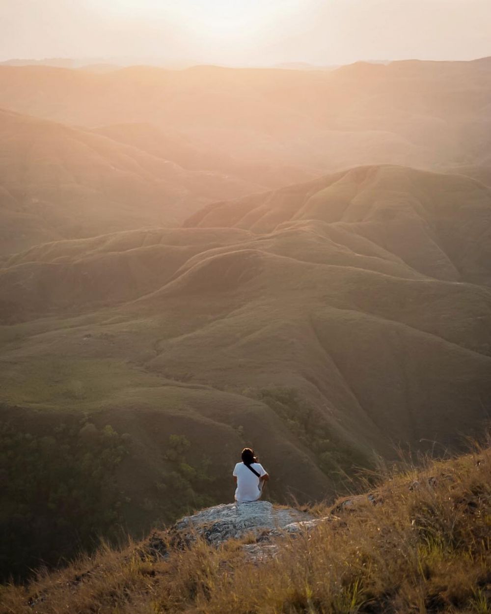 Indah Banget, Ini 10 Potret Pesona Bukit Hiliwuku di Pulau Sumba!