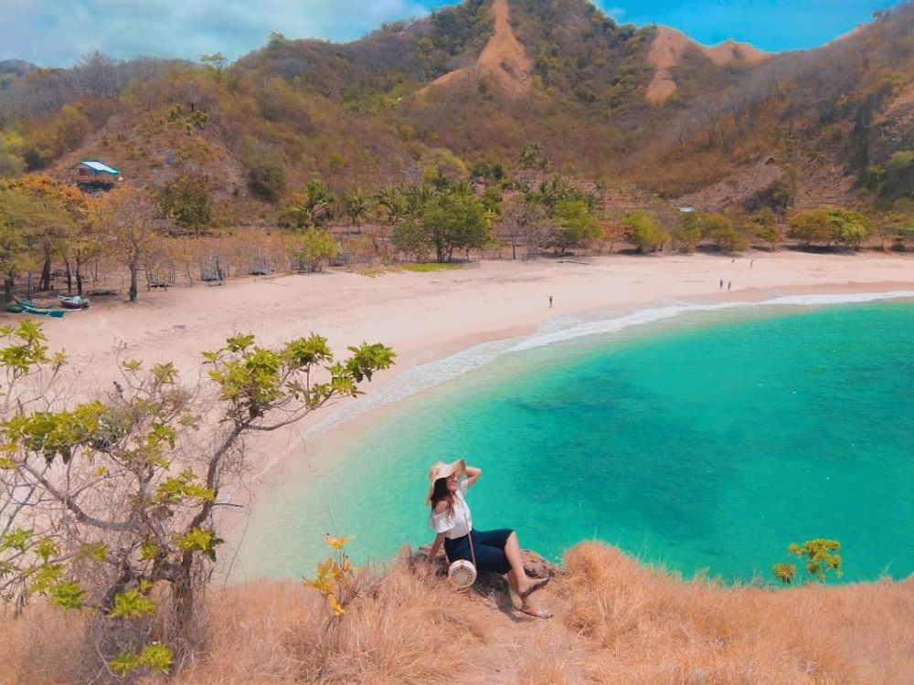 10 Potret Keindahan Pantai Kiko di Pulau Flores yang Bikin Takjub!