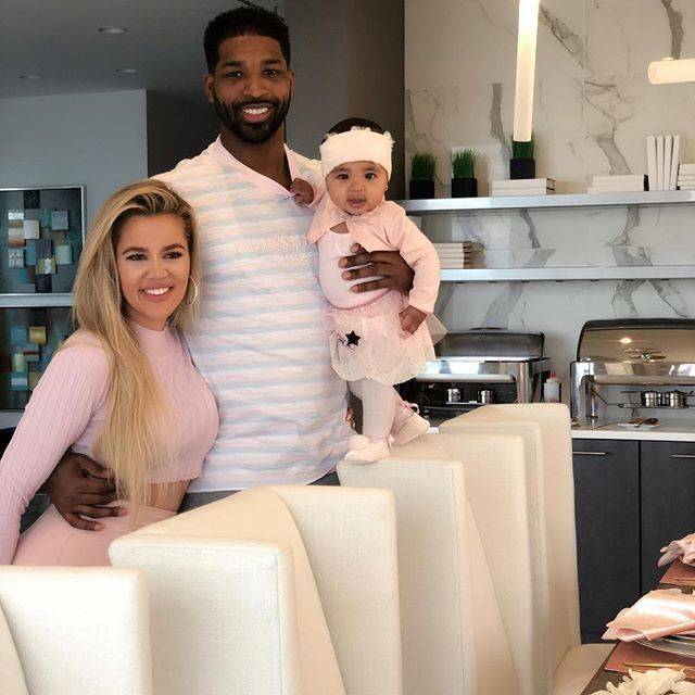 Diduga Balikkan, Kenangan Mesra Khloe Kardashian Dan Tristan