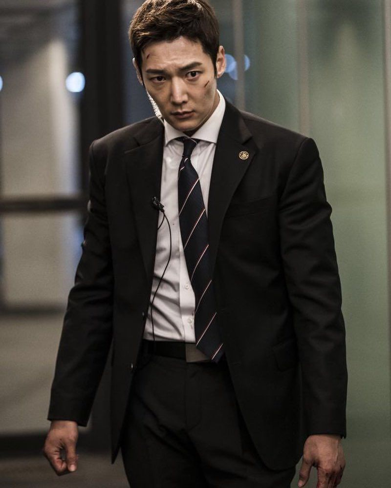 10 Potret Choi  Jin  Hyuk  Pengawal Macho Dalam Drama The 