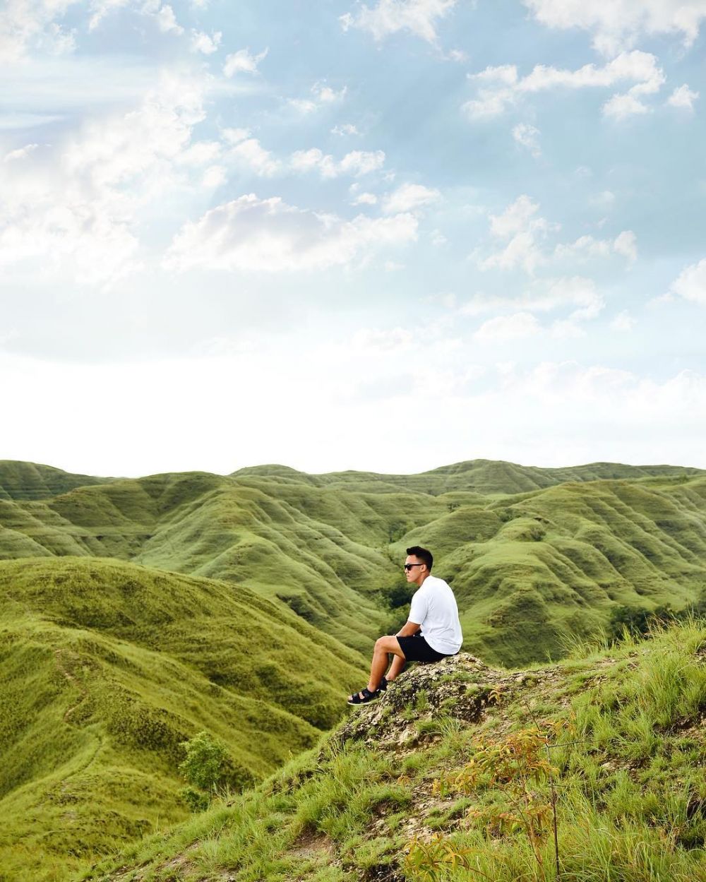 Indah Banget, Ini 10 Potret Pesona Bukit Hiliwuku di Pulau Sumba!