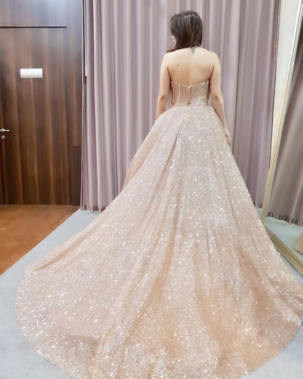 Sudah Fitting Baju 10 Potret Persiapan Nikah Ala Femmy Permatasari