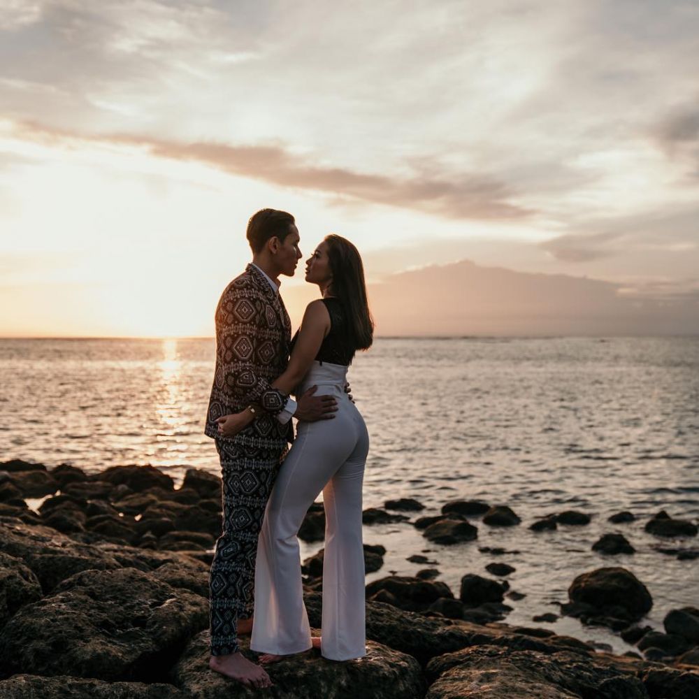 10 Ide Foto Prewedding Unik Ala Pasangan Andrea Dian Ganindra Bimo