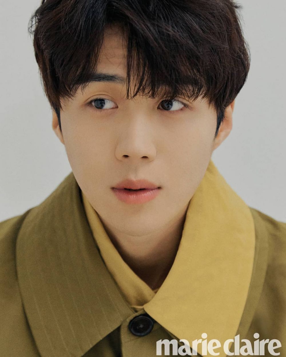 Jadi Icon of Misfortune, 10 Potret Kim Seon Ho di Eulachacha Waikiki 2