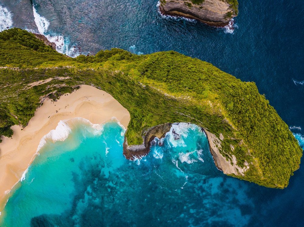 Wisdom dan Guide Tewas Digulung Ombak Pantai Kelingking Nusa Penida