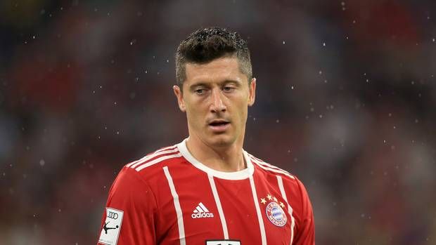 Dicap Pengkhianat, Ini 7 Pemain Sepak Bola yang Pindah ke Klub Rival