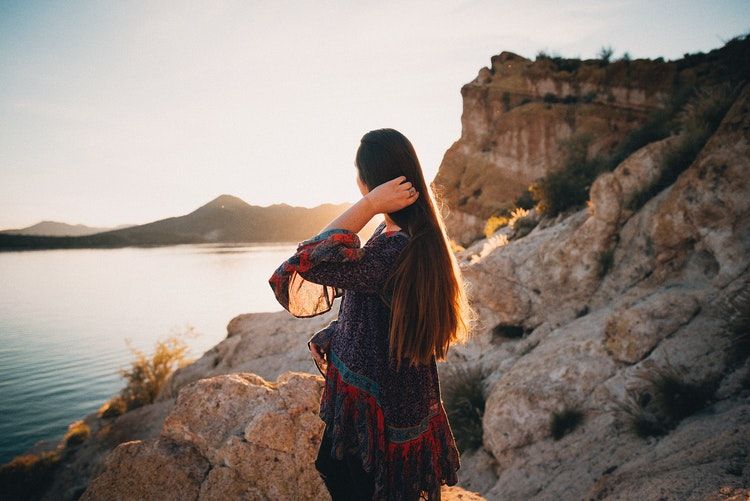 Perempuan Dewasa Gak Akan Melakukan 7 Hal Ini Saat Menjalin Cinta!