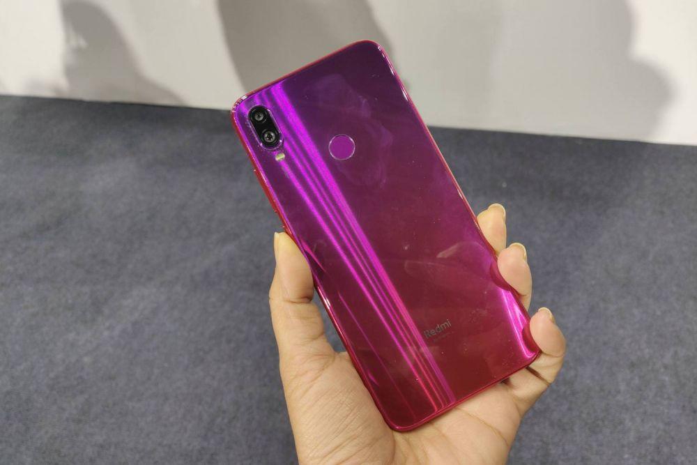 Redmi Note 7 Pro VS Samsung M30, Duel Smartphone Mid-range Murah