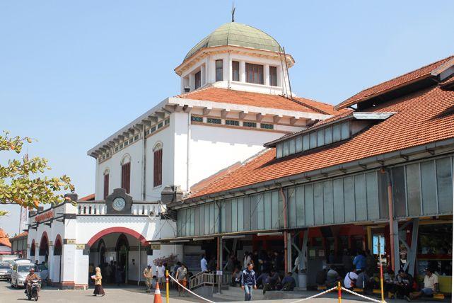 5 Stasiun Kereta Tertua di Indonesia, Jejak Peninggalan Belanda Lho!