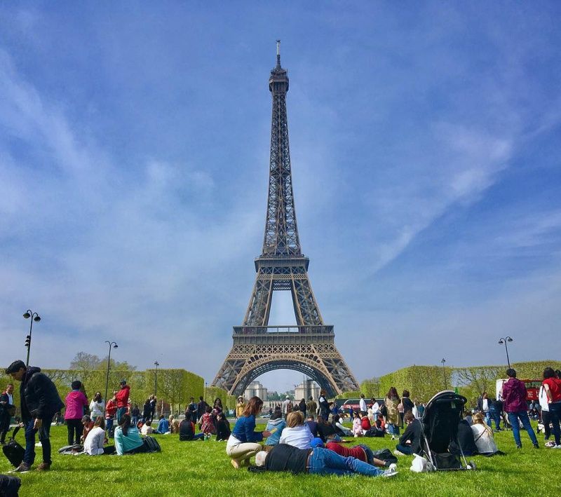Warga Paris awalnya membenci Menara Eiffel