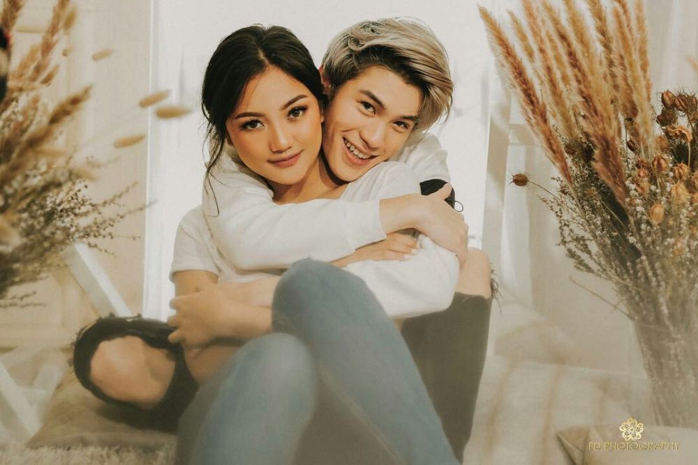 Makin Romantis, Ini 10 Photoshoot Terbaru Marion Jola & Julian Jacob