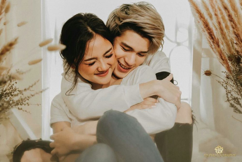 Makin Romantis, Ini 10 Photoshoot Terbaru Marion Jola & Julian Jacob