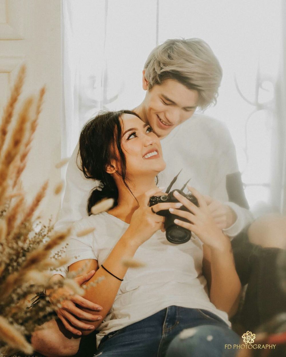 Makin Romantis, Ini 10 Photoshoot Terbaru Marion Jola & Julian Jacob
