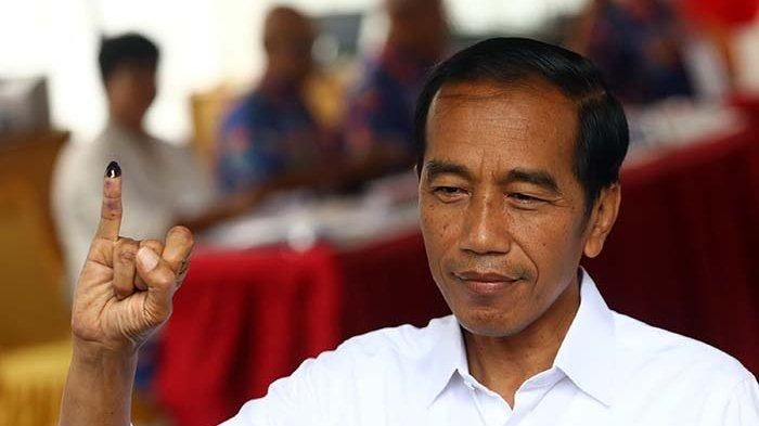 Presiden Jokowi Batalkan Pengunduran Diri Bupati Madina Lewat Telepon