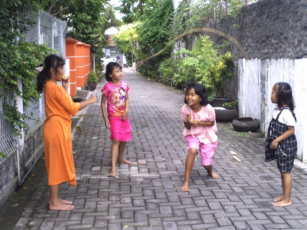 5 Permainan  Tradisional Ini Bikin Kamu Pengin Jadi Anak  