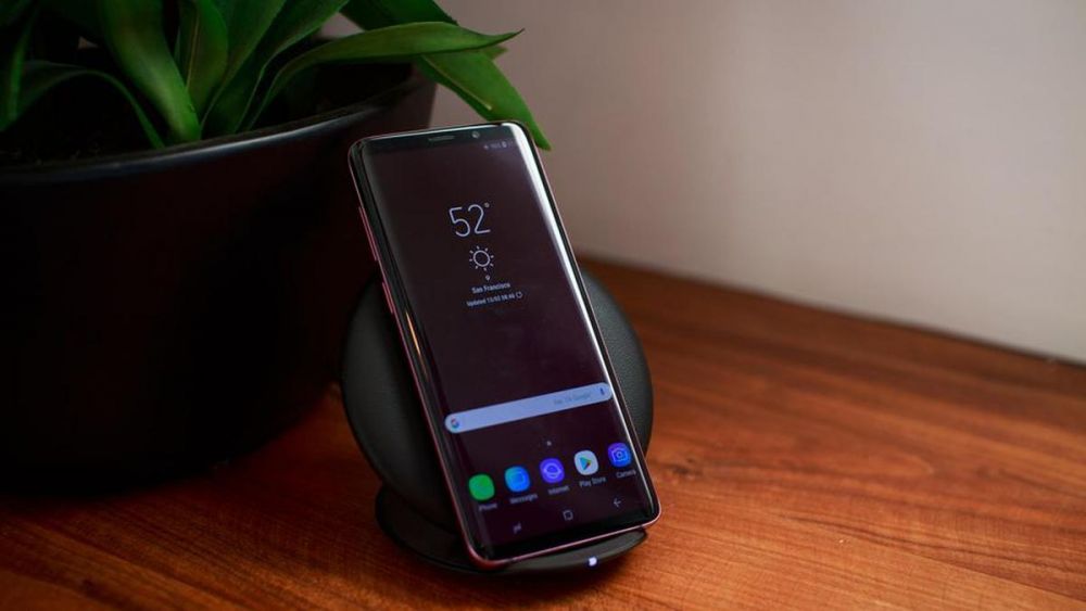 5 Smartphone Flagship Samsung Ini Berfitur Wireless Charging, Canggih!
