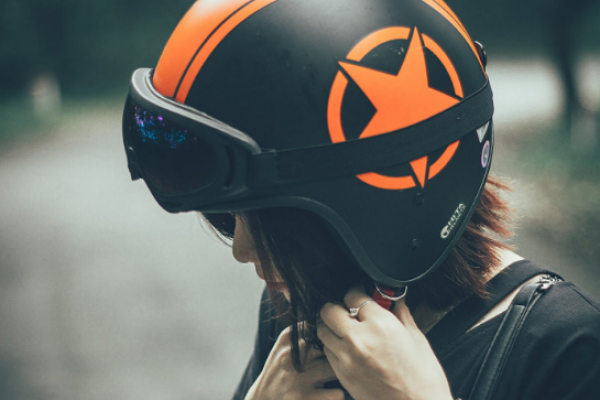 Agar Aman dan Nyaman Pakainya, Perhatikan 7 Tips Membeli Helm Baru
