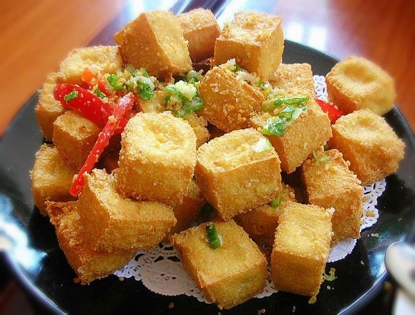 6 Tips Menggoreng Tahu Bebas Cipratan Minyak Panas Deh