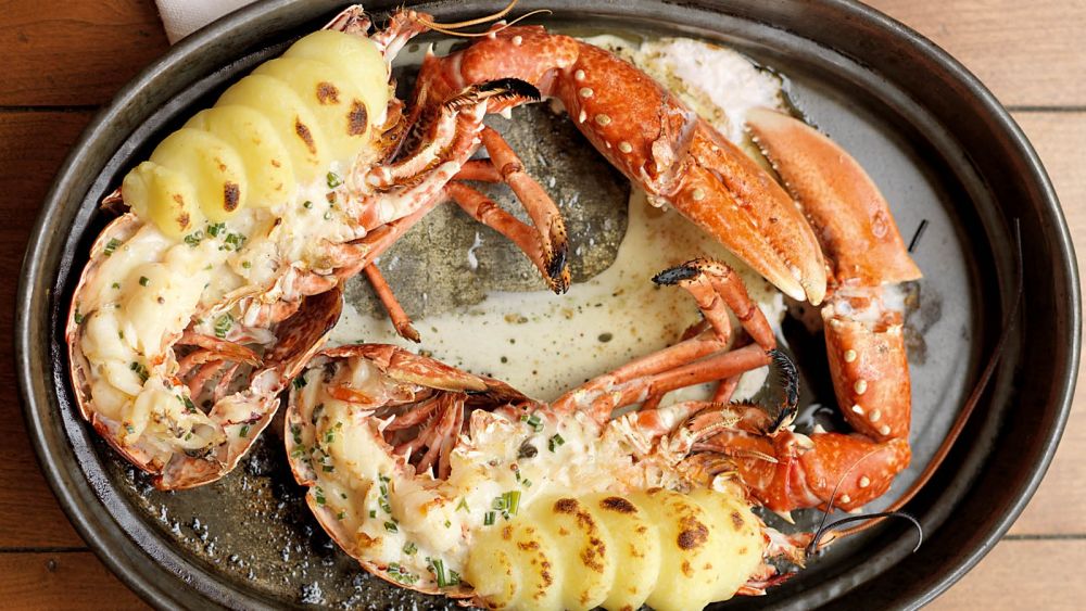 5 Tips Penting Saat Memasak Lobster Agar Lembut dan Lezat