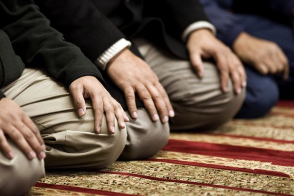 Bacaan Niat Salat Tarawih dan Witir Ramadhan Sendiri Atau Berjamaah