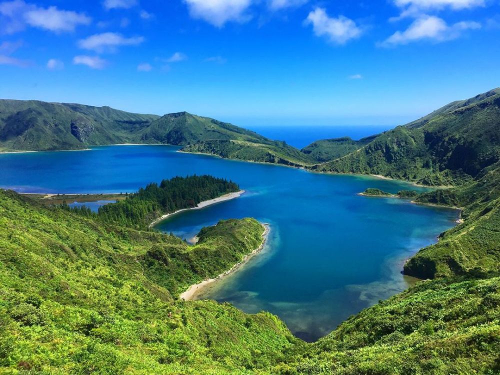 6 Spot Wisata Asyik di Kepulauan Azores, Portugal yang Populer Abis