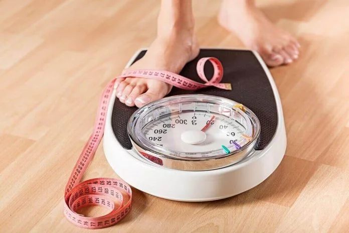 7 Manfaat Buka Puasa dengan Air Putih Hangat. Biasakan Mulai Sekarang!