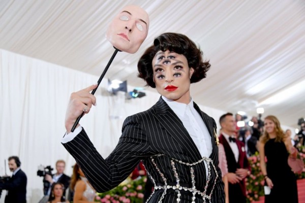10 Gaya Epic Seleb Pria di Met Gala 2019, Nyentrik dan Unik Abis!