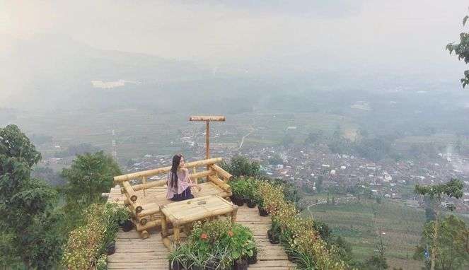 7 Wisata Bukit di Malang Raya yang Punya Pemandangan Epic