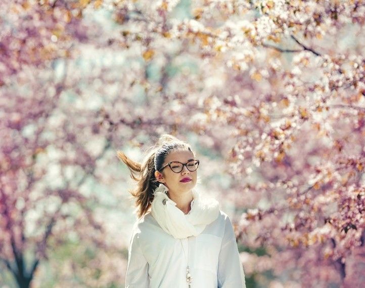 5 Keuntungan yang Diperoleh Saat Bisa Lebih Diam dan Gak Banyak Bicara