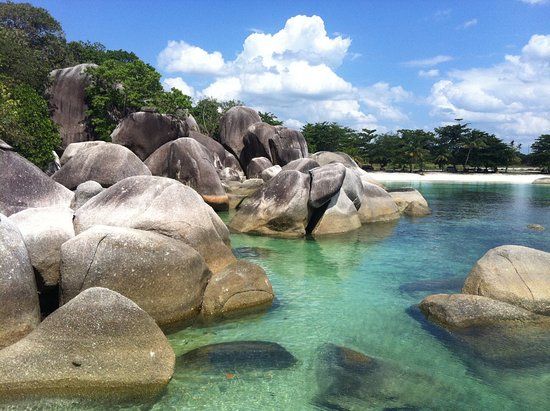 5 Pantai di Bangka Belitung yang Indah dan Eksotis Abis 