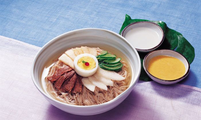 Resep Mul Naengmyeon, Mie dengan Kuah Es yang Lezatnya 