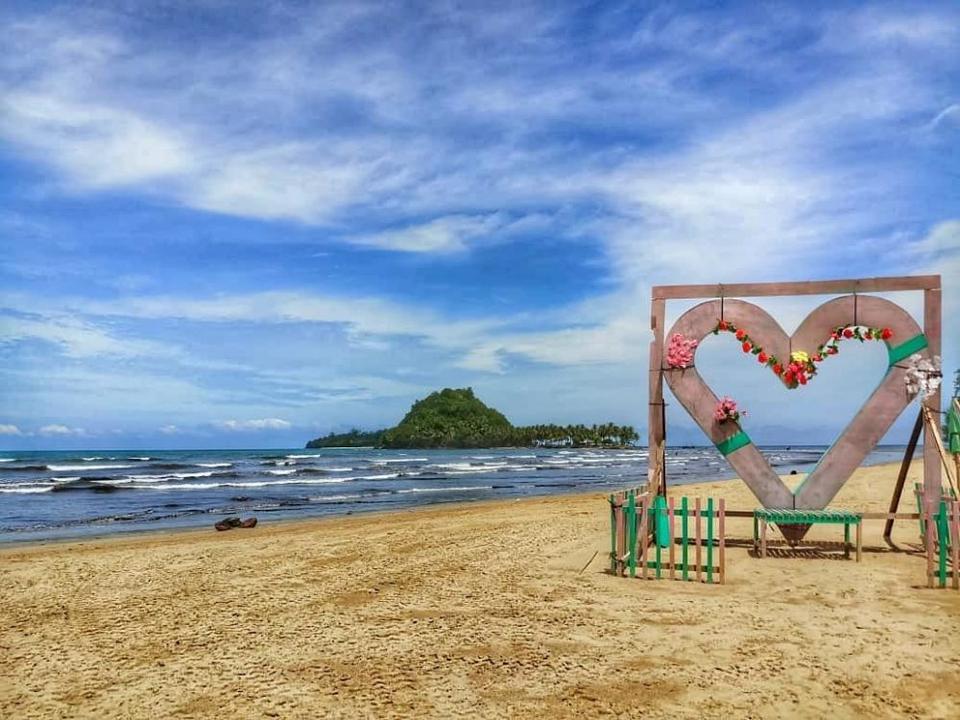 8 Wisata Alam di Padang, Sumatera Barat yang Gak Boleh Dilewatkan