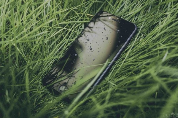 6 Smartphone Tahan Segala Medan Cocok untuk Kegiatan Outdoor