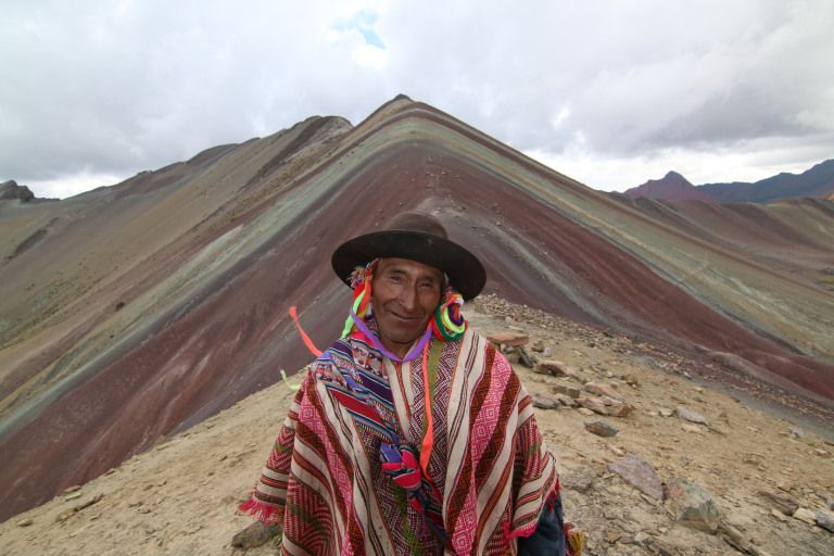 Bikin Terpukau, Ini 7 Potet Keindahan Rainbow Mountain di Peru