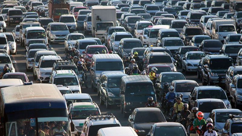 Tol Batang-Semarang Padat, One Way Diperpanjang Hingga Kalikangkung