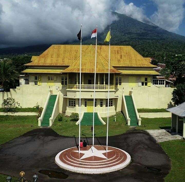 5 Tempat Sejarah Keren Yang Wajib Dikunjungi Saat Ke Maluku Utara