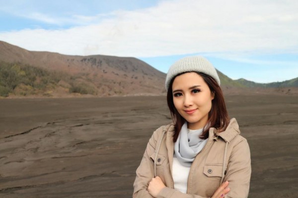 10 Potret Zilvia Iskandar, News Anchor yang Selalu Tampil Menawan