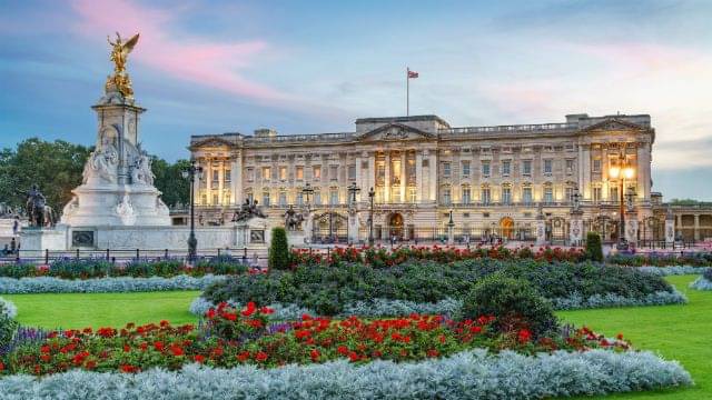 7 Fakta Menarik Istana Buckingham, Kediaman Para Ratu Inggris