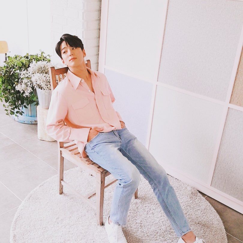 11 OOTD ala Kim Min Gyu Bintang Drama Perfume ini Cocok Buat Hangout