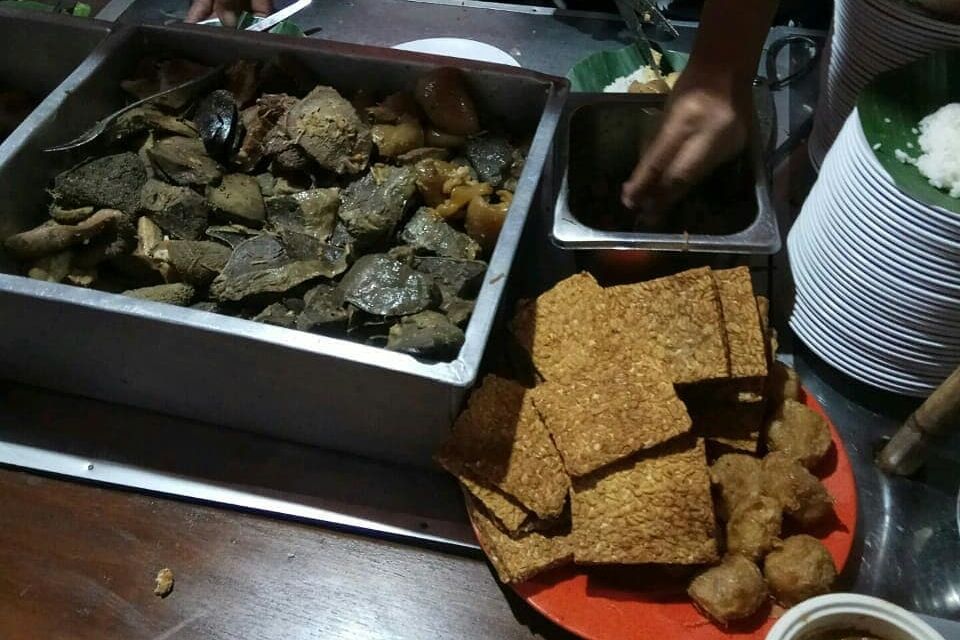 3 Warung Nasi Gandul Enak di Pati yang Wajib Dikunjungi, Maknyus!