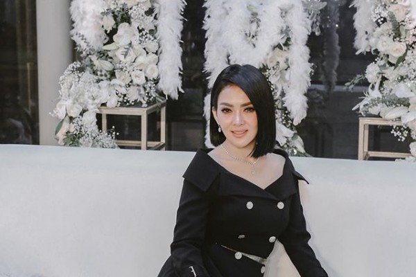 Selain Menyanyi, Ini 5 Sumber Penghasilan Syahrini!