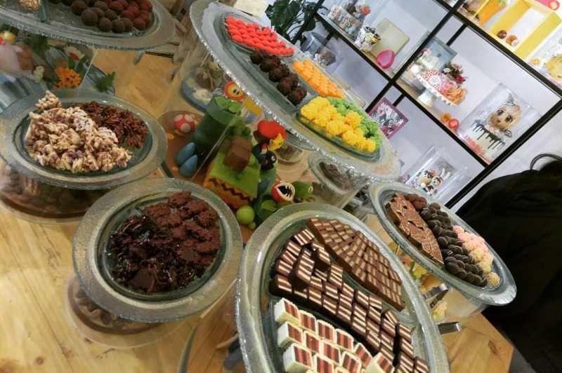  Panganan dengan rasa manis sedikit pahit ini disukai oleh banyak kalangan 5 Tempat Kuliner Wajib di Surabaya buat Penggila Cokelat