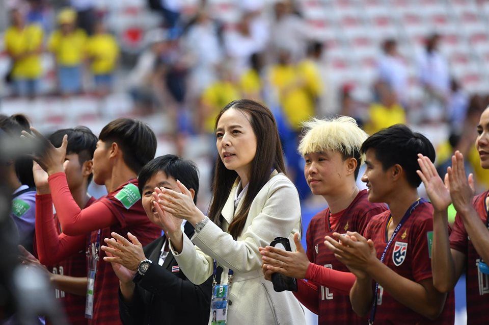 Sosoknya eksklusif viral di dunia maya ketika fotonya ketika menangis usai Timnas Wanita Thai 4 Fakta Madam Pang, Wanita Menangis di Piala Dunia Wanita yang Viral