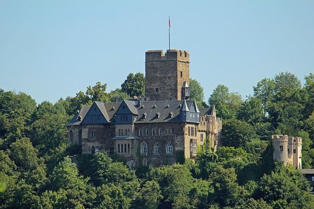 Berada di Tepi Sungai Rhine Jerman, 10 Kastil Ini Wajib Dikunjungi