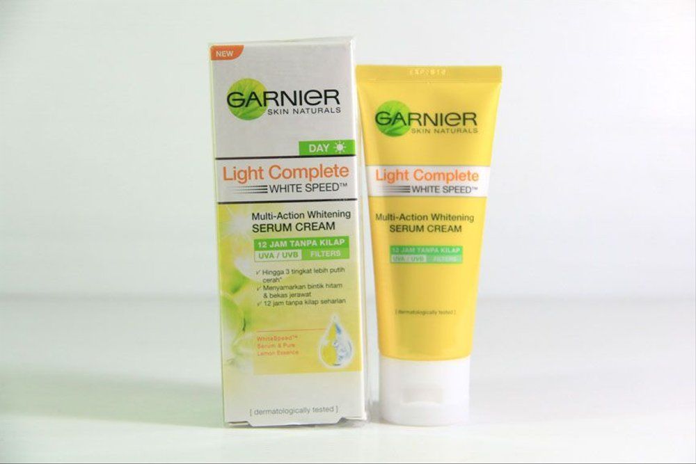 Light complete. Крем Garnier Light complete Serum Cream spf30. Гаренье сыворотка вокруг глаз Light complete. Крем гарньер фото этикетки.