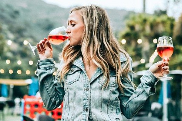 Ini 5 Manfaat Wine Bagi Tubuh, Dapat Menghambat Penuaan Dini!